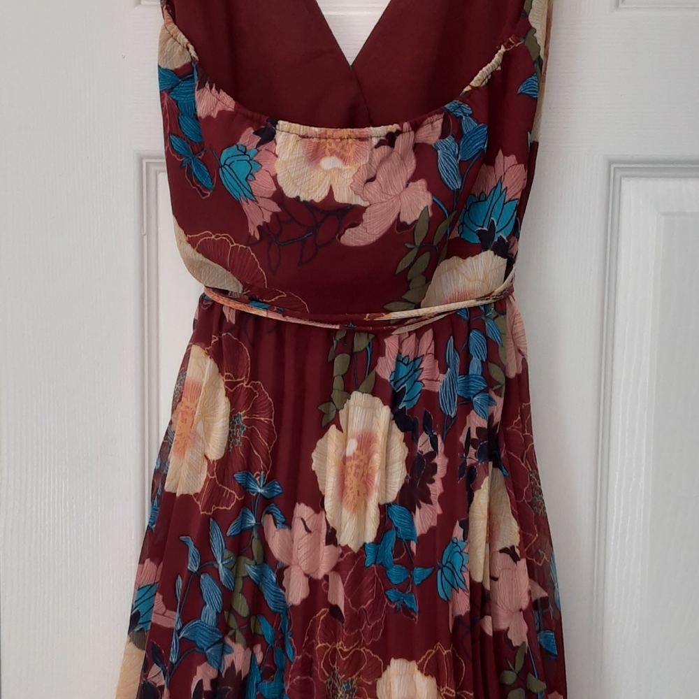 Dress - Picture 3 of 9